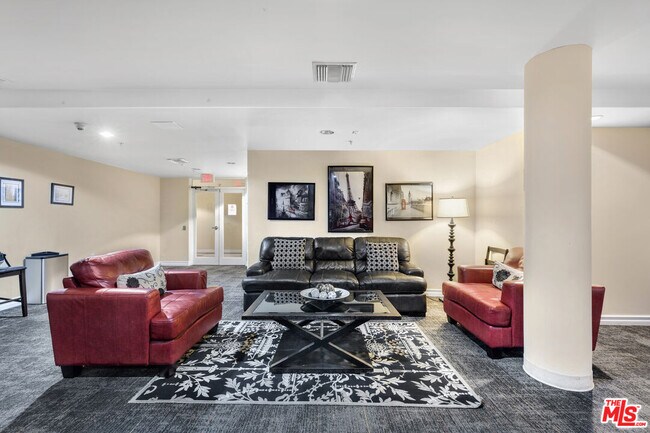 Building Photo - 3750 Santa Rosalia Dr