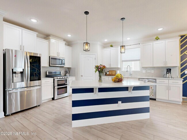 Building Photo - 210 Thistleton Wy