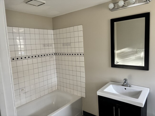 Building Photo - 174 S Burlington St