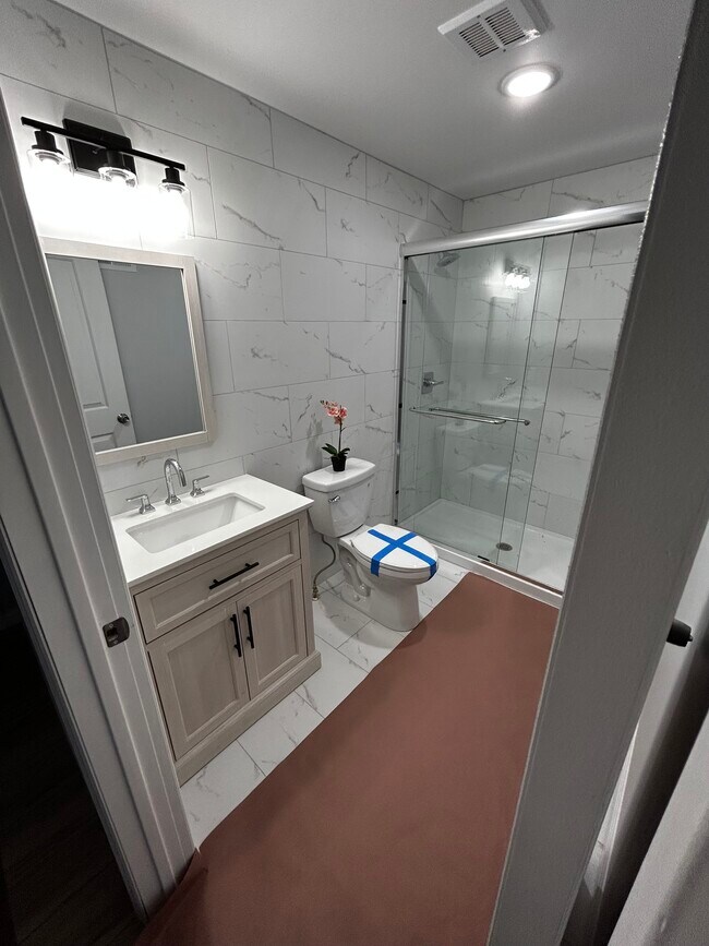 Building Photo - 948 Paterson Ave