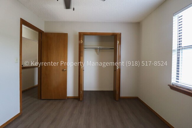 Building Photo - Recently Updated 3 Bed 2.5 Bath in Bixby - Move in Ready!