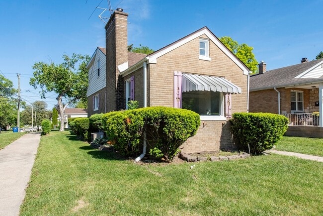 Building Photo - 903 S McAlister Ave