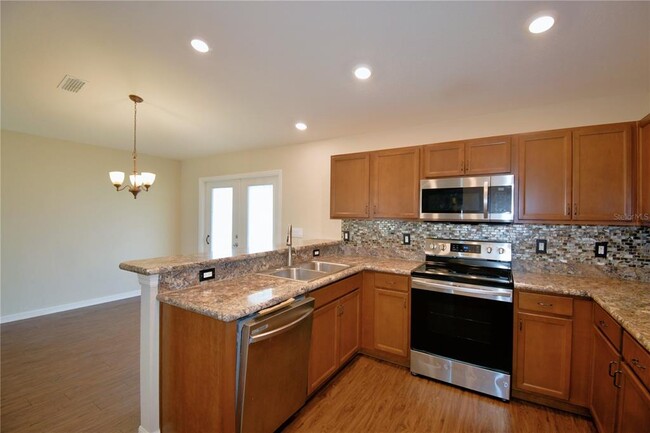 Building Photo - 605 Vittorio Dr