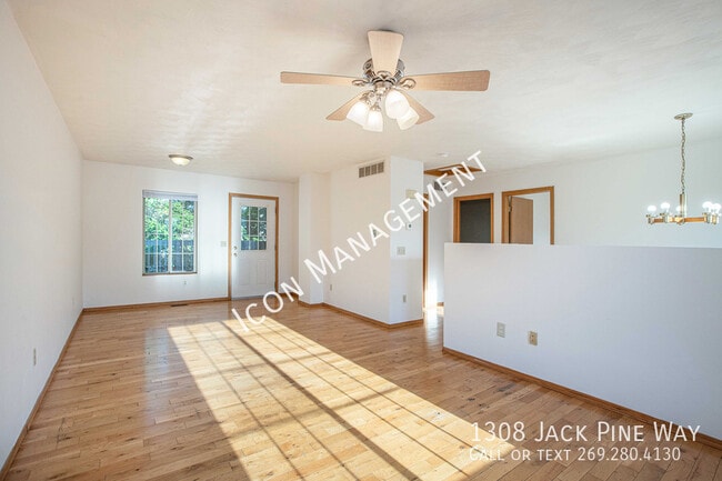 Building Photo - 1308 Jack Pine Way