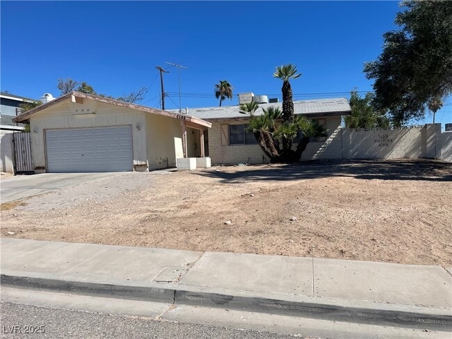 Building Photo - 2198 Capistrano Ave