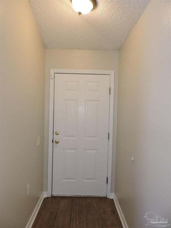 Building Photo - 4058 Glenway Dr