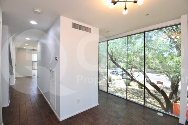 Building Photo - 7047 E Earll Dr