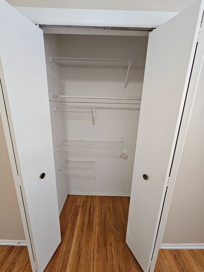 Building Photo - Come see your new home!