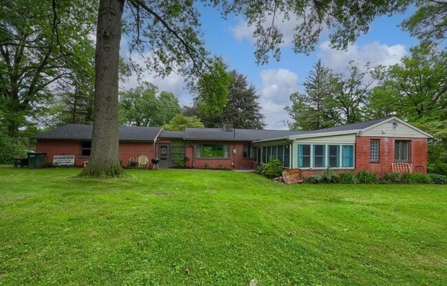 Building Photo - 376 Arbor Rd