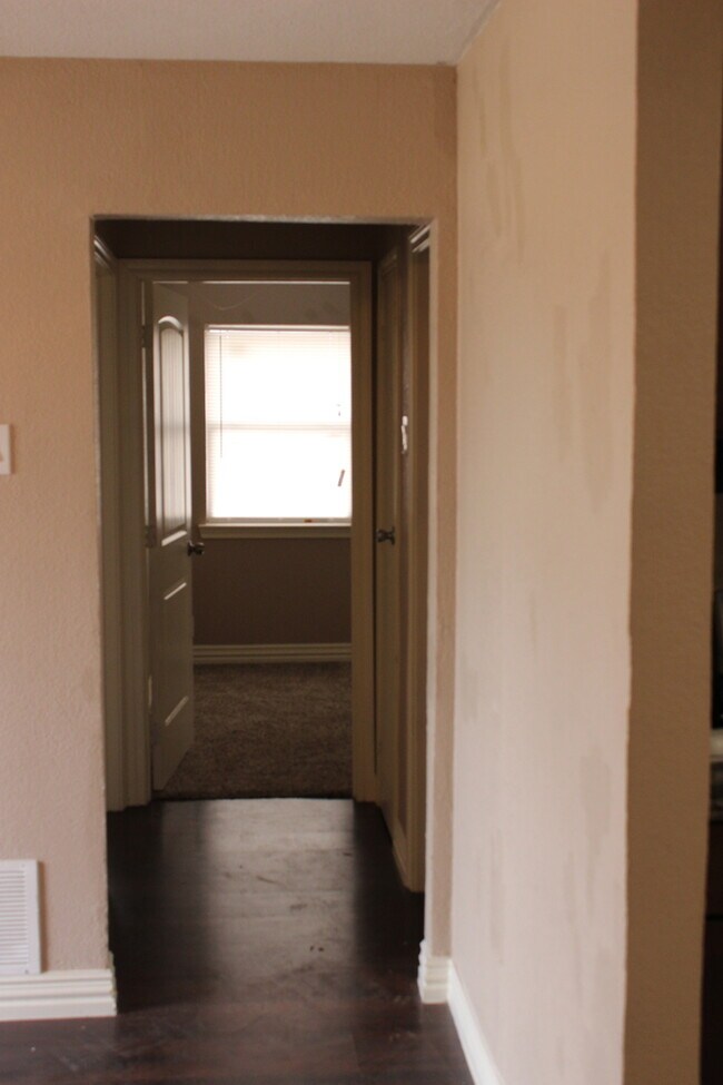 Building Photo - Ready to move in.....