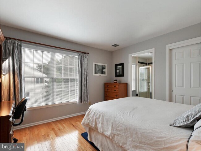 Building Photo - 27 Bodine Dr
