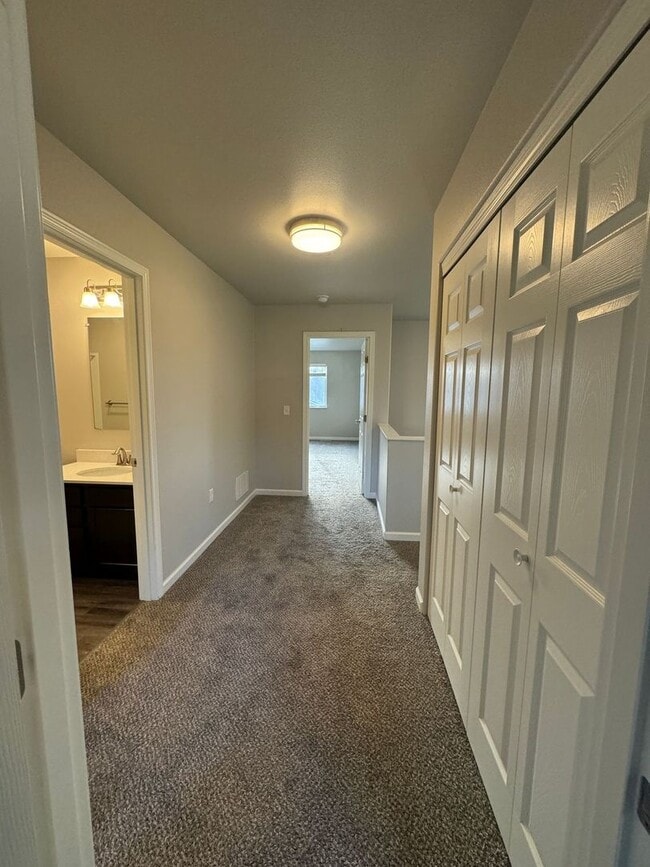 Building Photo - 1591 N Tinitun Cir