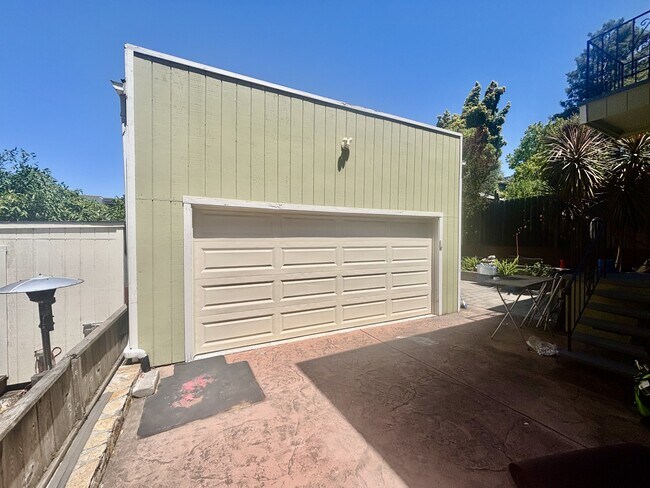 Building Photo - 3107 82nd Ave