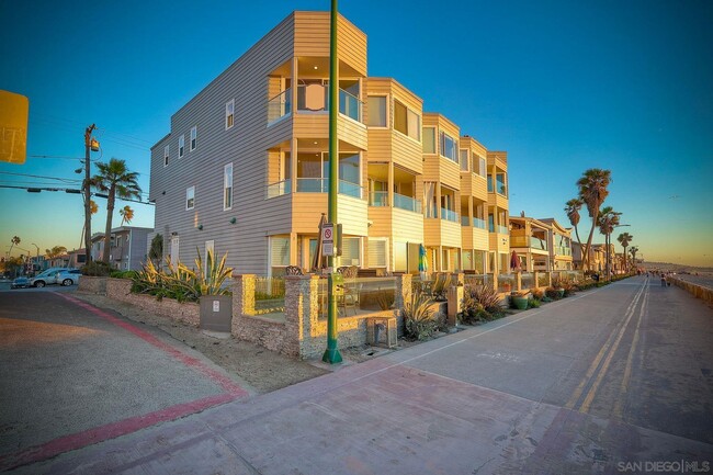 Building Photo - 3285 Ocean Front Walk