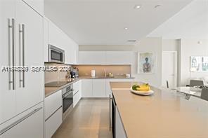 Building Photo - 68 SE 6th St