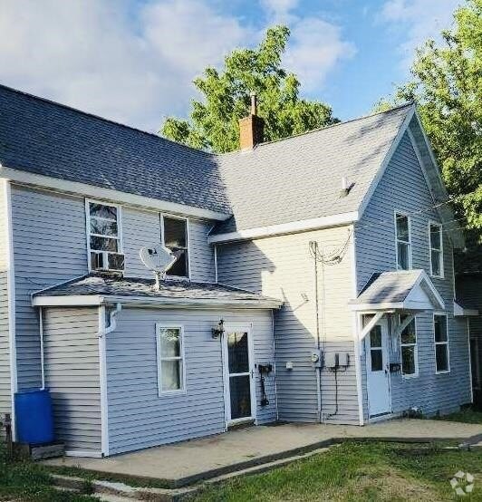 Building Photo - 520 E Main St