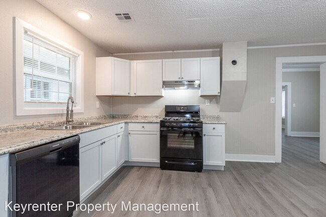 Building Photo - 3 br, 1 bath House - 443 S 53rd West Ave