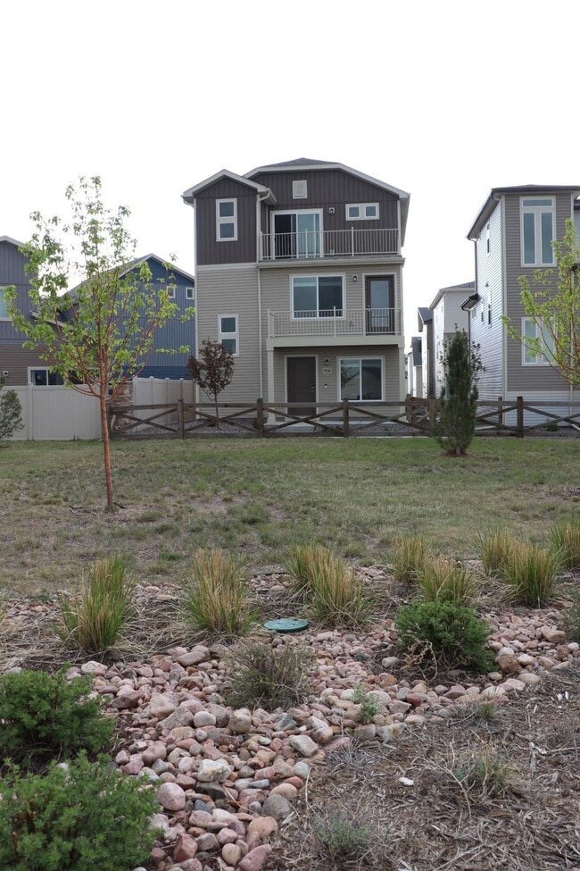 Building Photo - 5836 Thurless Ln