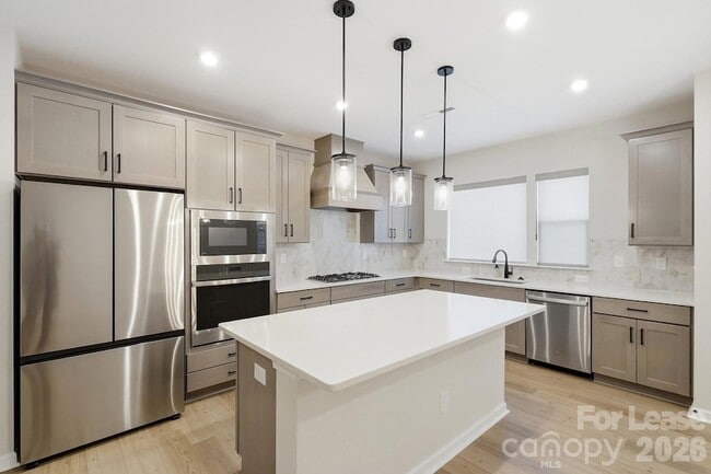 Building Photo - 615 Myrick Aly