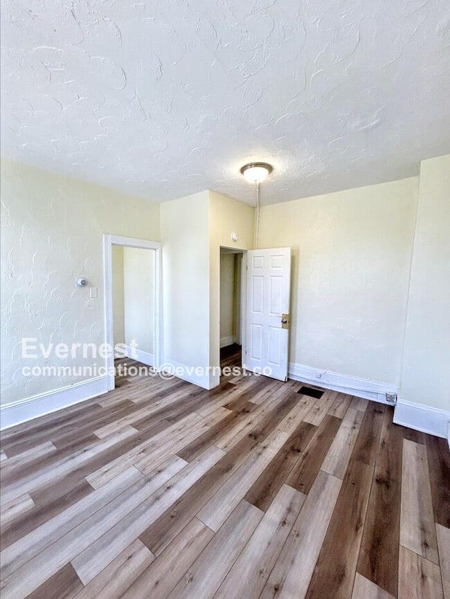 Building Photo - 3404 Walton Ave