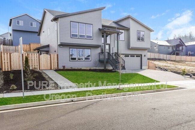 Building Photo - 2659 NE Justus Ave