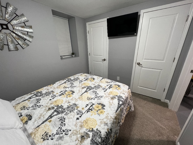 Building Photo - 1560 S Stickney St