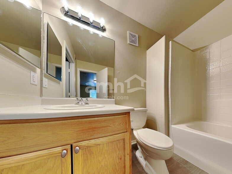 Building Photo - 8225 Diamond Star Ct