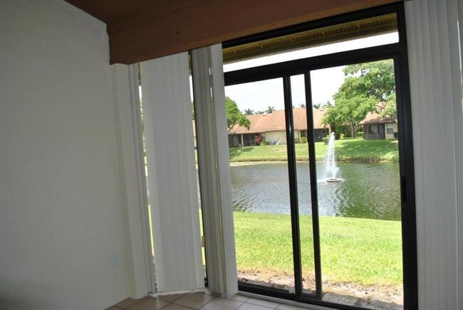 Building Photo - 3687 Collinwood Ln
