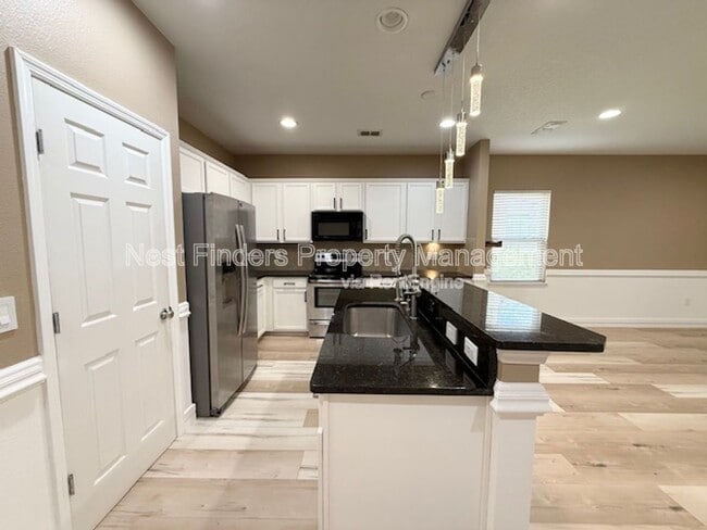 Building Photo - 7028 Beauhaven Ct