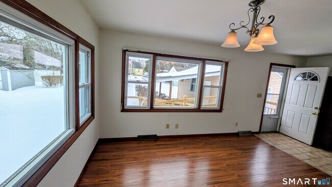 Building Photo - 64 Chatham Ave