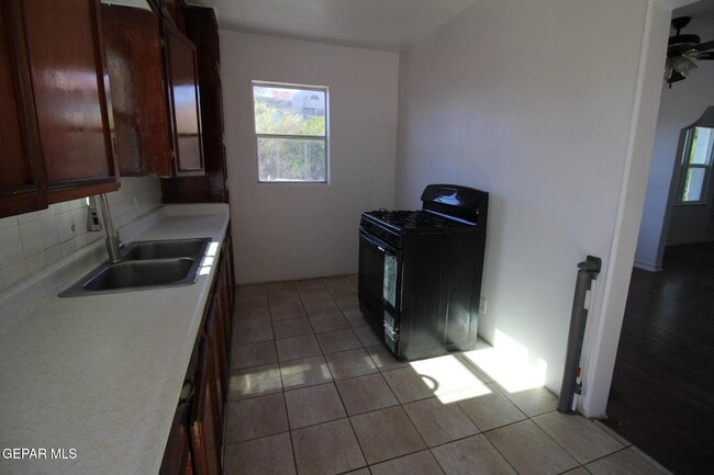 Building Photo - 3200 Richmond Ave