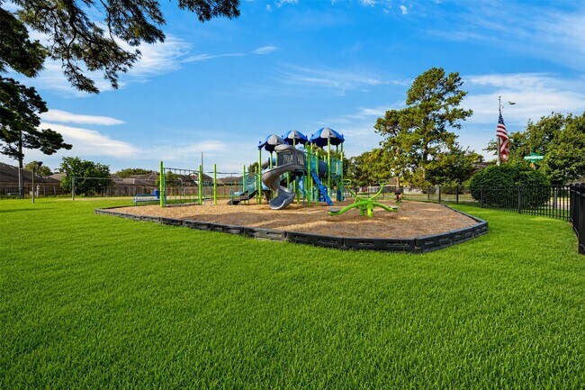 Building Photo - 5003 Riverbridge Ct