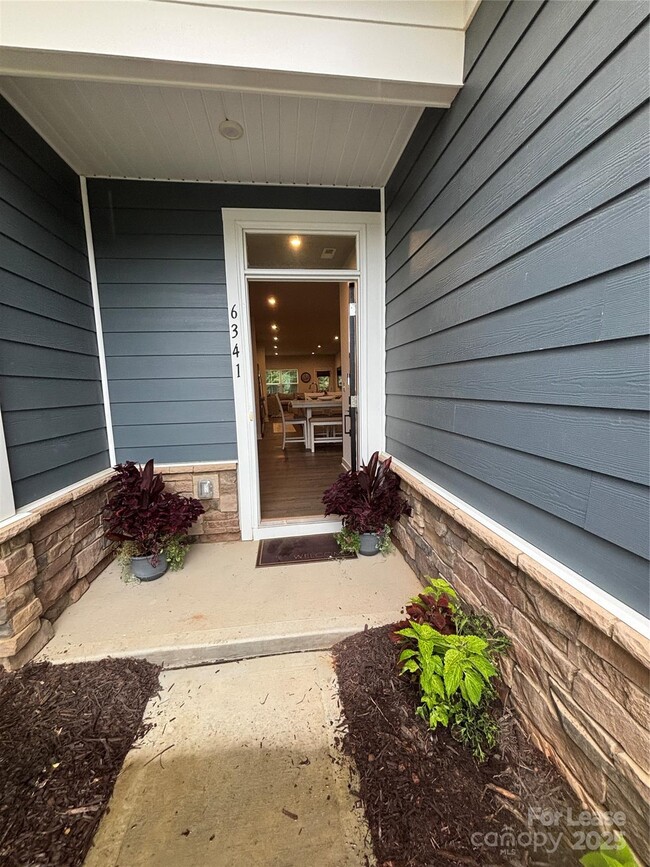 Building Photo - 6341 Ashton Pk Dr