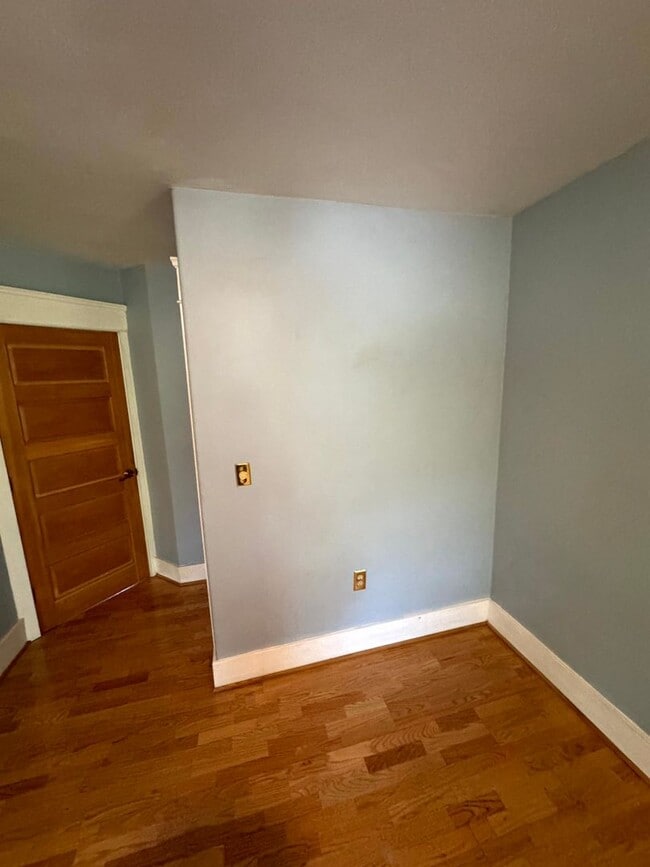 Building Photo - 4 Bedroom House Near Downtown Eugene