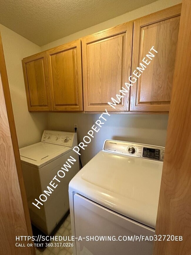 Building Photo - 5201 43rd Ct SE