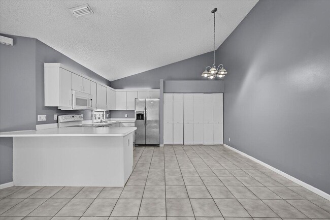 Building Photo - 12556 Woodmill Dr