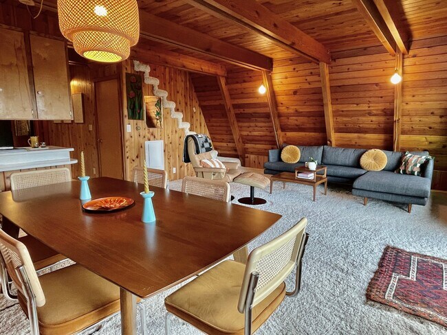 Building Photo - 2780 SW Breakers Dr