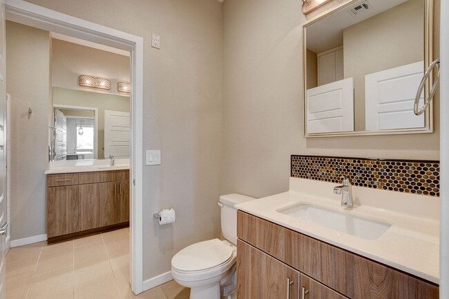 Building Photo - MOUNTAIN VIEW SUMMERLIN CONDO IN GATED COM...