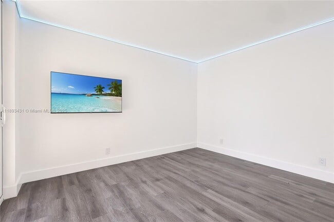 Building Photo - 5420 N Ocean Dr