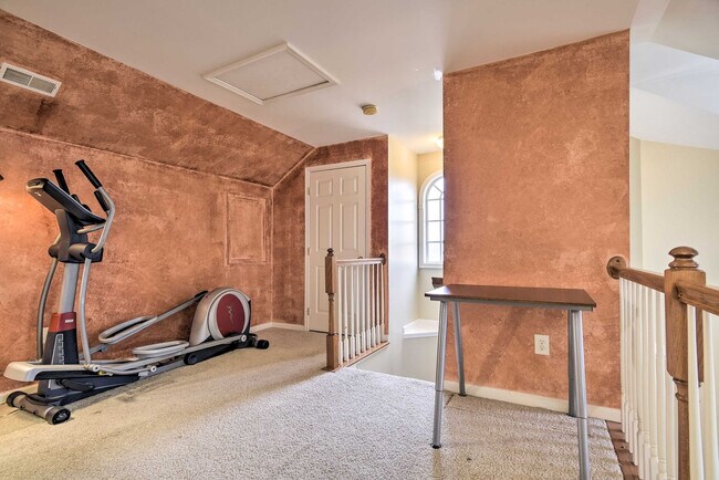 Building Photo - 5077 Cameo Terrace