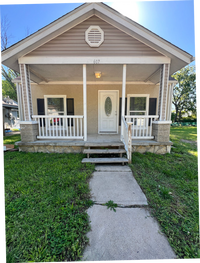 Building Photo - Cozy 2 Bedroom Home with Large Backyard