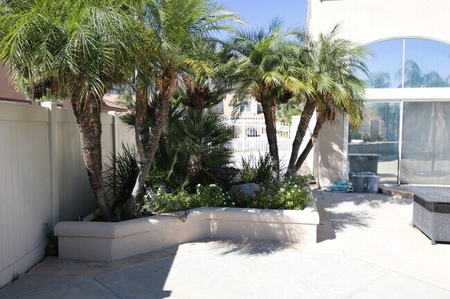 Building Photo - 14049 Claremont Ln