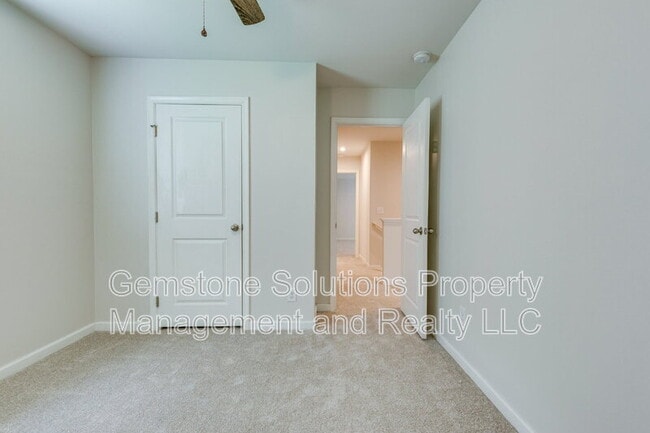 Building Photo - 2057 Westchester Dr