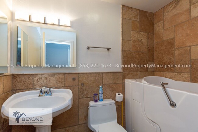 Building Photo - *** CLAIREMONT MESA HIDDEN GEM, RENNOVATED...