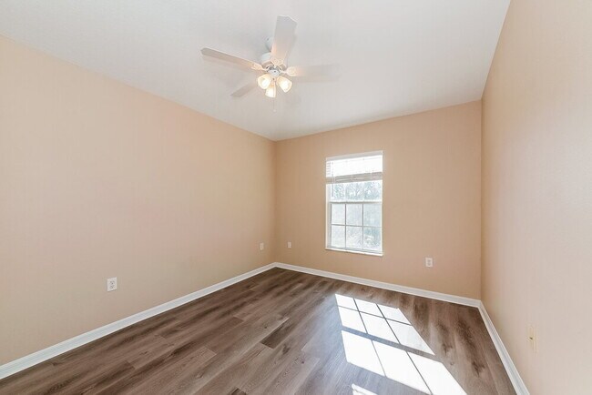 Building Photo - 15307 Skip Jack Loop