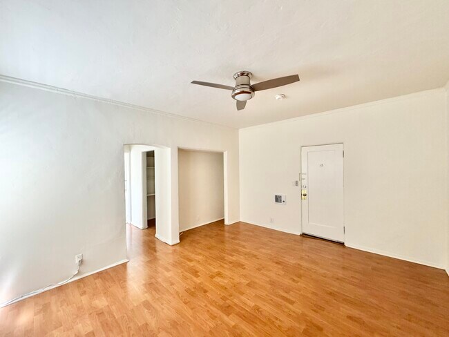 Building Photo - 439 N Van Ness Ave