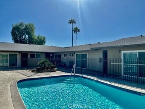 Building Photo - 685 E Vista Chino