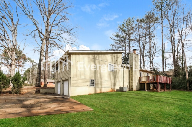 Building Photo - 104 Longstreet Cir