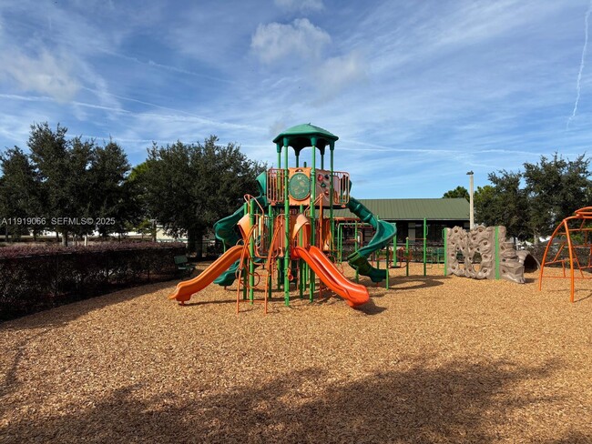 Building Photo - 875 Colville Dr