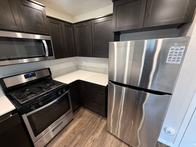 Building Photo - 4816 Apollo Ave